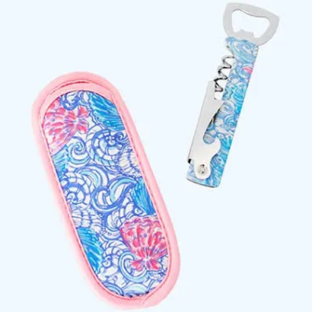 NWT 🌸LILLY PULITZER🌸 Bottle Opener w/Pouch … *Blue Haven Raising Shell*